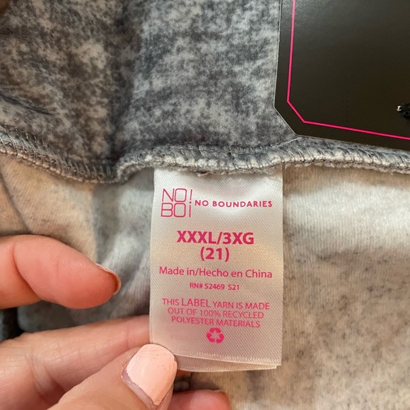 🆕 No Boundaries Super Plush Grey Velour High Waisted Leggings - Picture 7 of 7